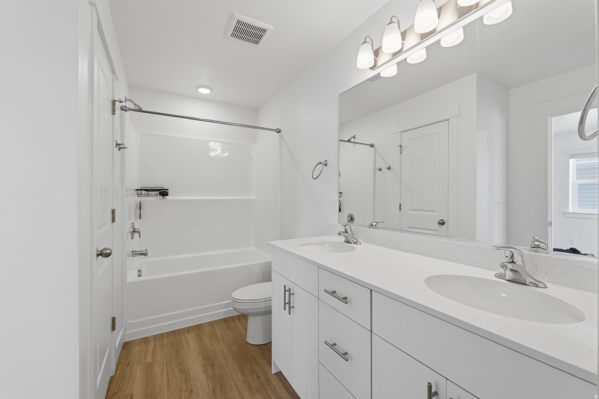 ARCHIBALD ESTATES - Residential Lease
