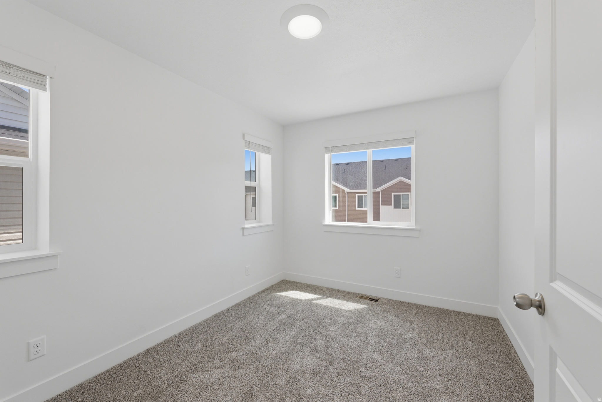 ARCHIBALD ESTATES - Residential Lease