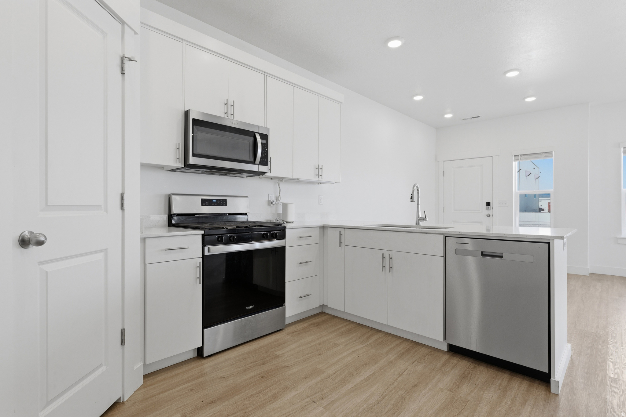 ARCHIBALD ESTATES - Residential Lease