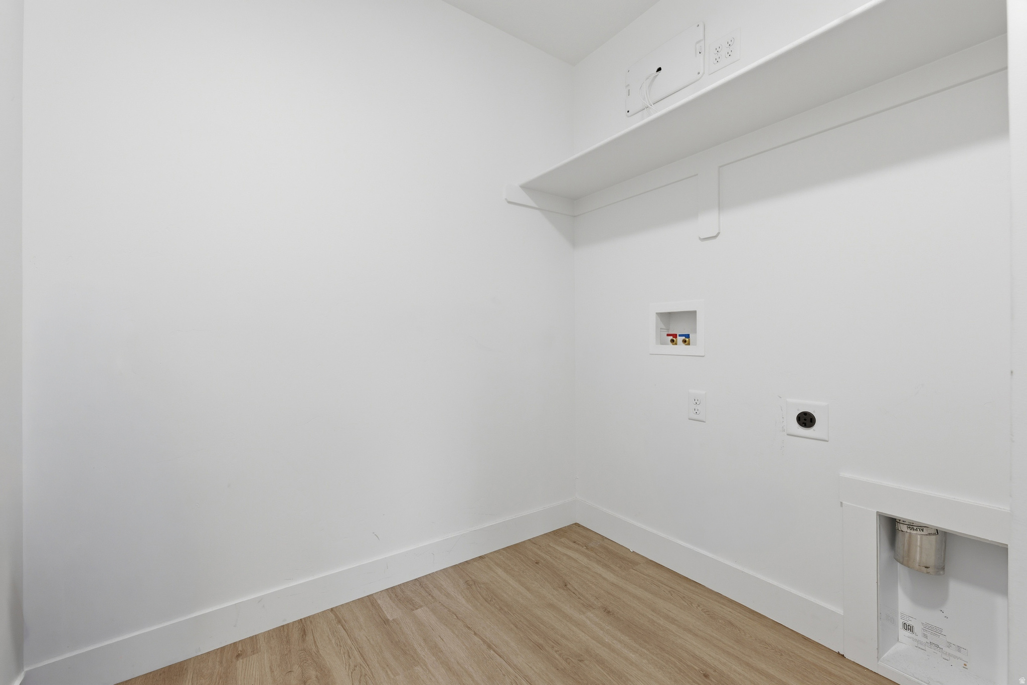 ARCHIBALD ESTATES - Residential Lease