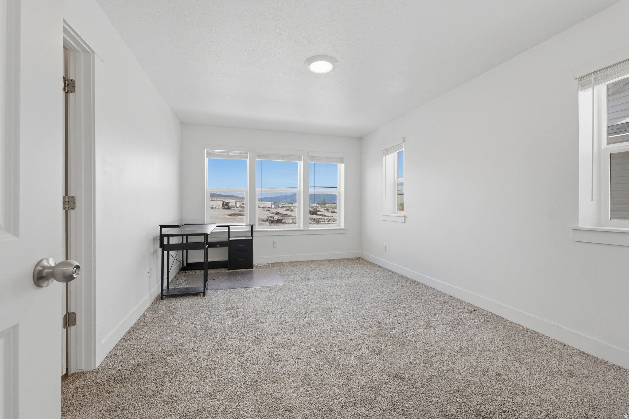 ARCHIBALD ESTATES - Residential Lease