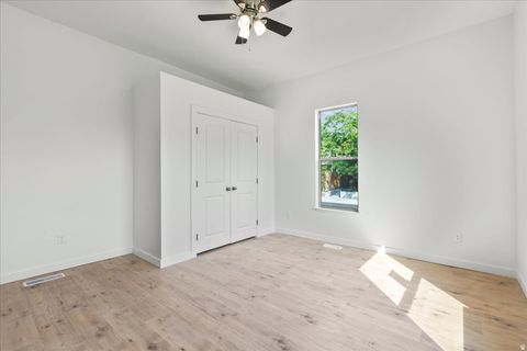 Tiny photo for 221 E 4800 S, Salt Lake City, UT 84107 (MLS # 2127309)