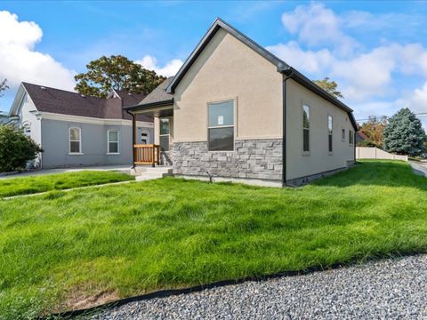 Tiny photo for 221 E 4800 S, Salt Lake City, UT 84107 (MLS # 2127309)