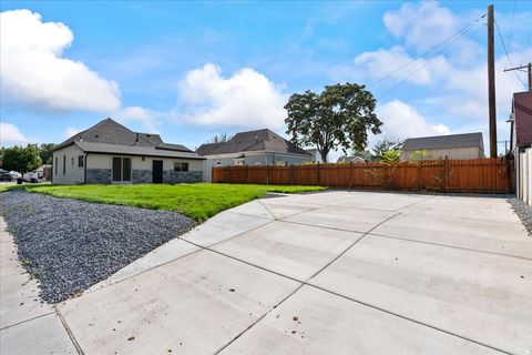 Tiny photo for 221 E 4800 S, Salt Lake City, UT 84107 (MLS # 2127309)