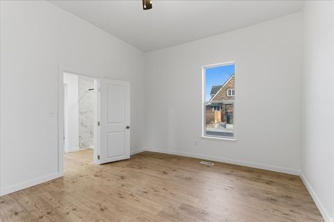 Tiny photo for 221 E 4800 S, Salt Lake City, UT 84107 (MLS # 2127309)