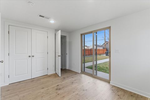 Tiny photo for 221 E 4800 S, Salt Lake City, UT 84107 (MLS # 2127309)