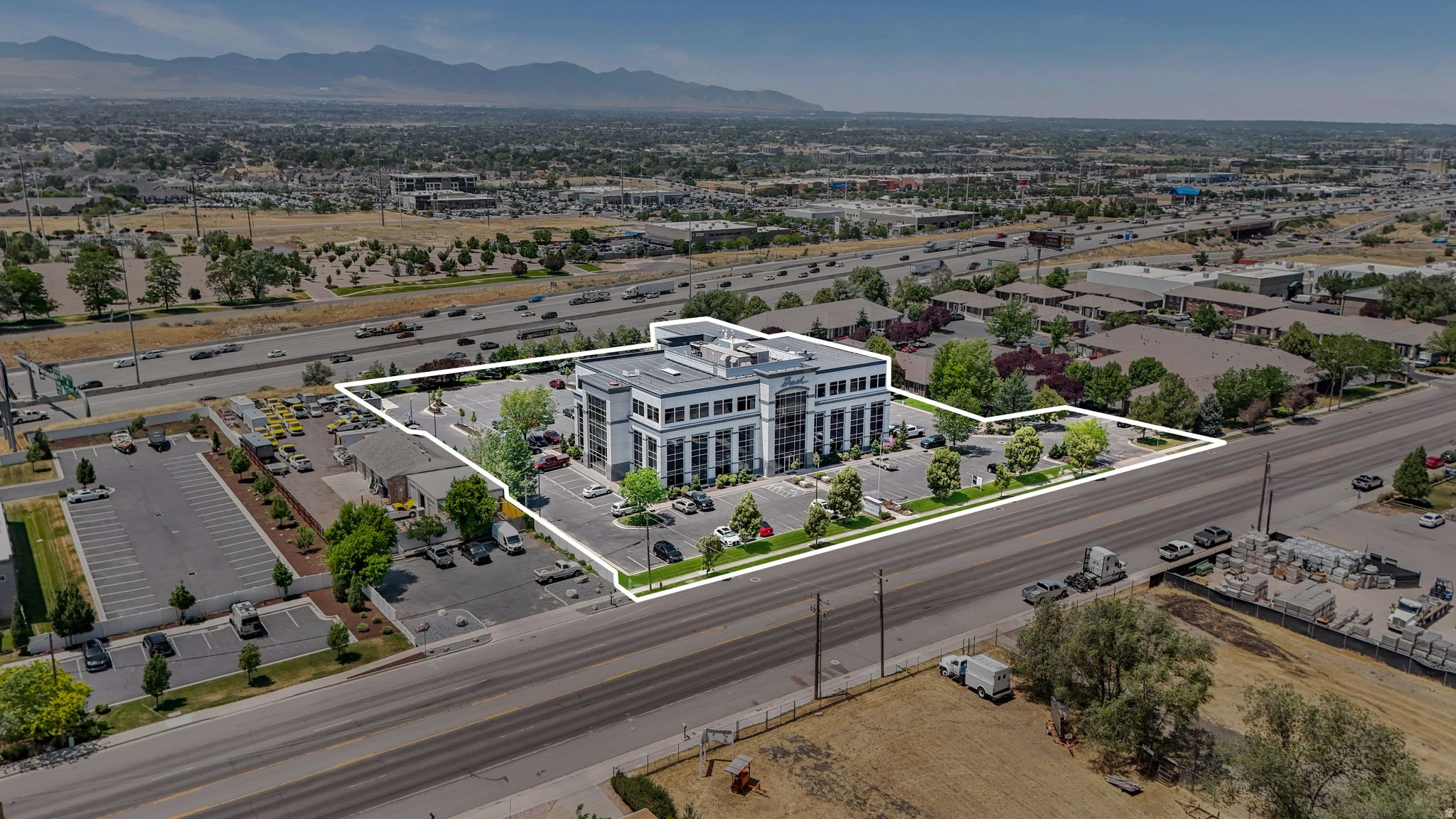 TATE - Commercial Lease