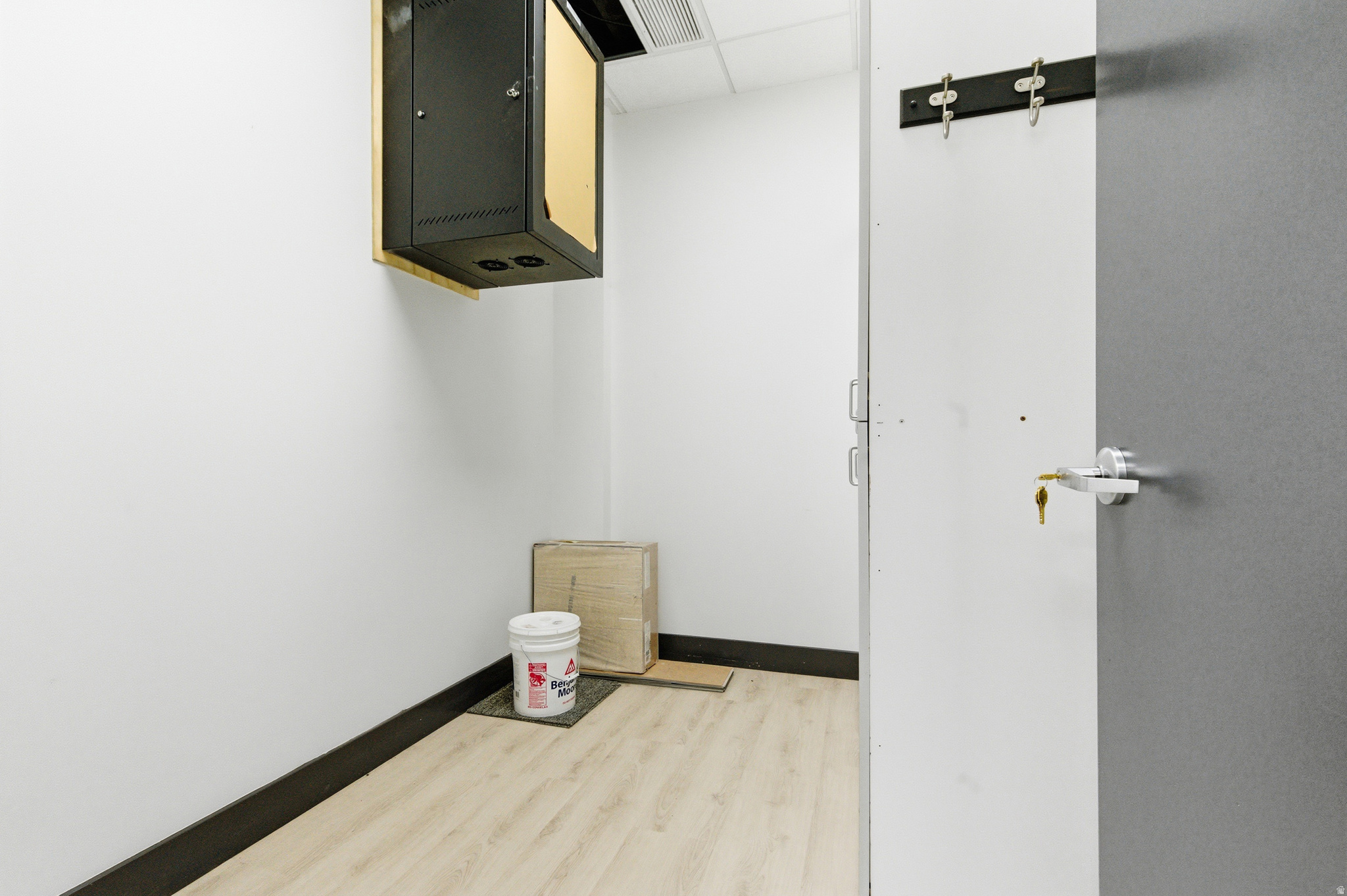 TATE - Commercial Lease