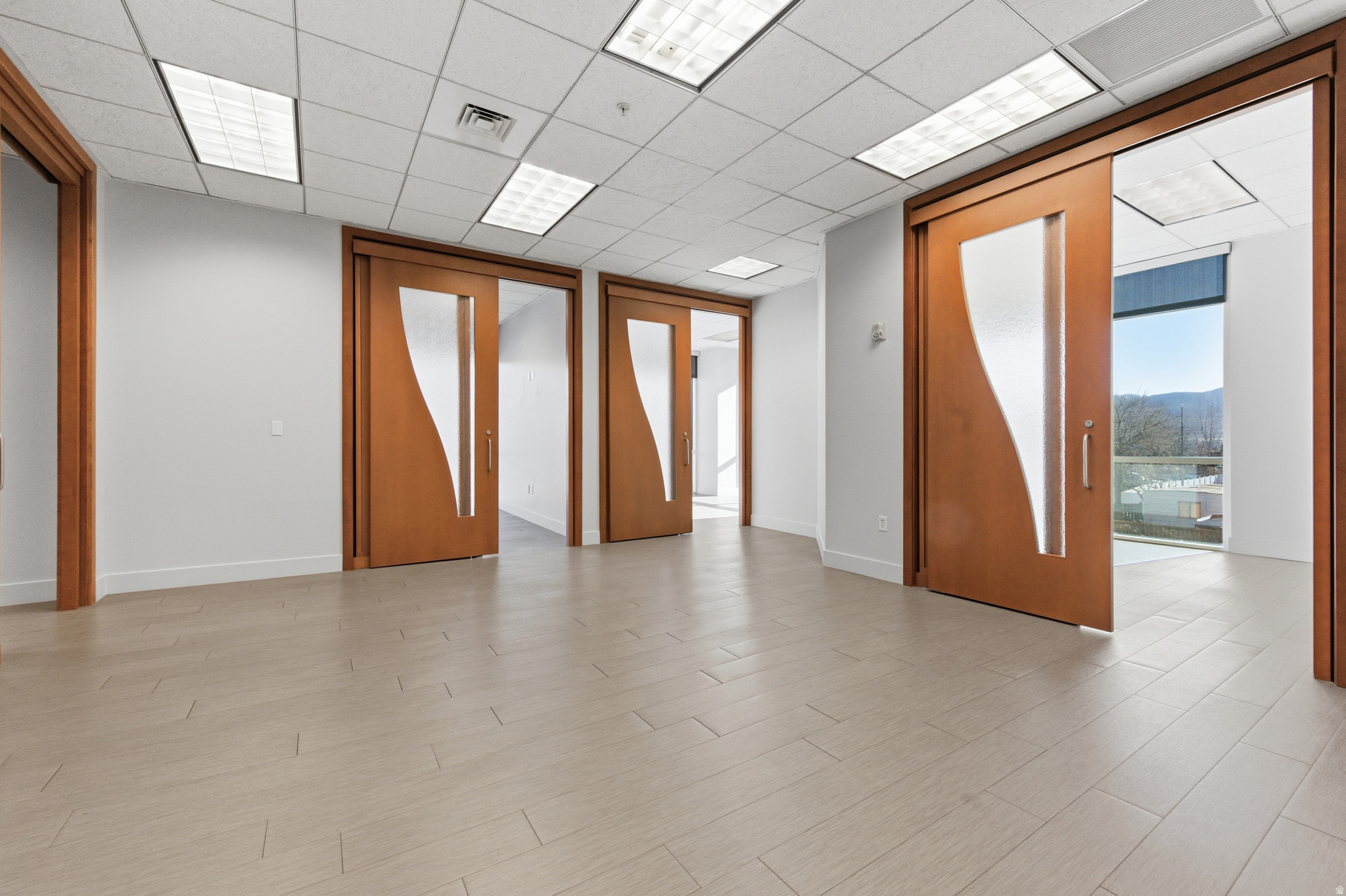 TATE - Commercial Lease