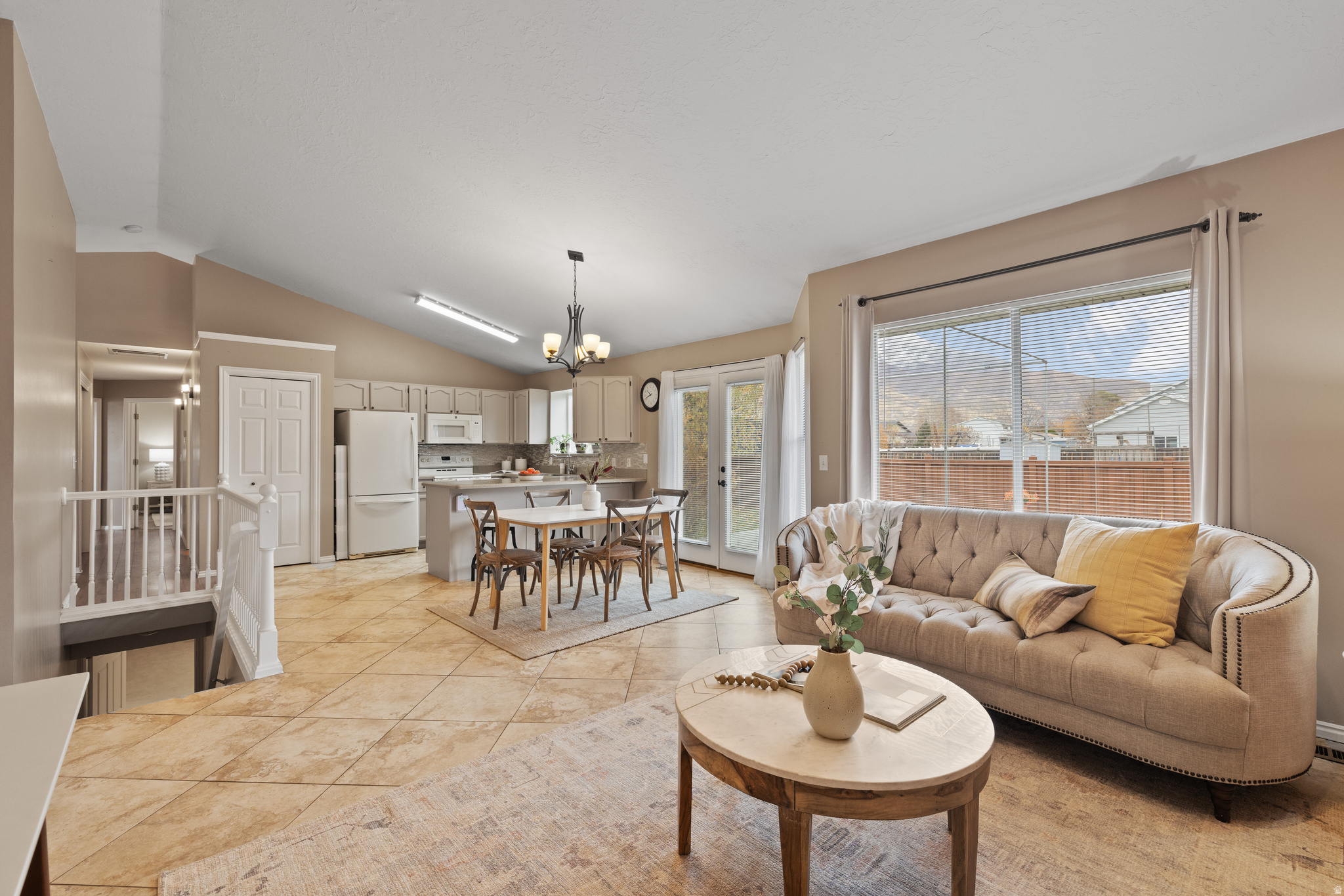 RANCHO ESTATES - Residential