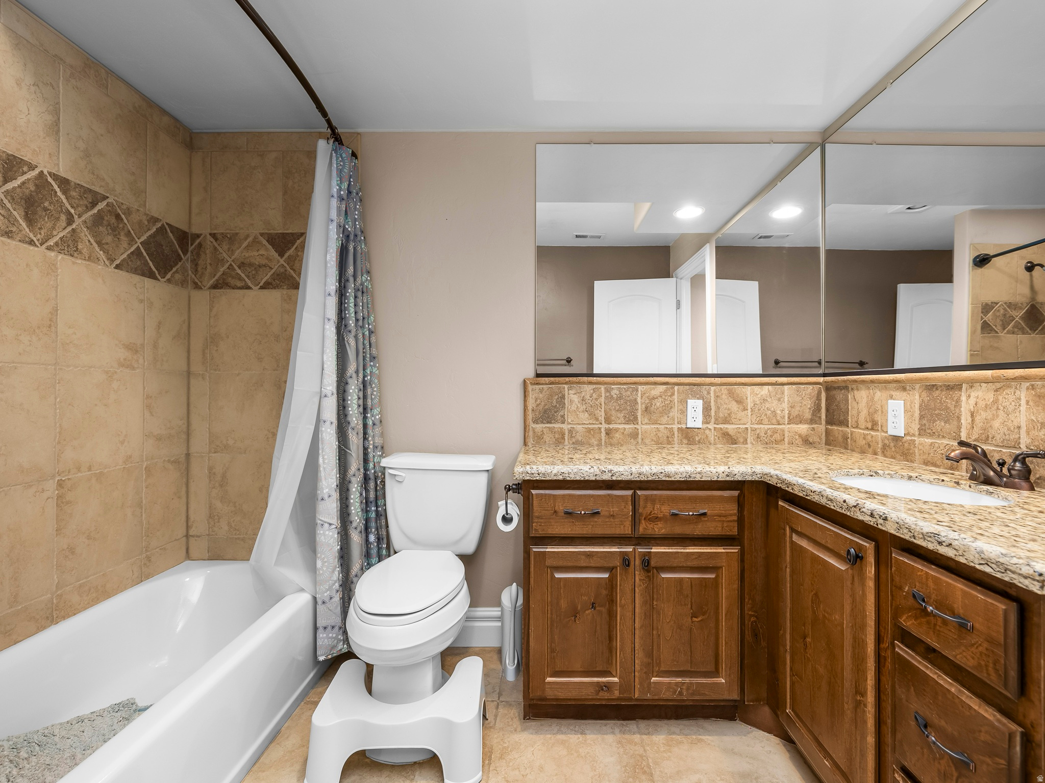 HEIRLOOM COTTAGES - Residential