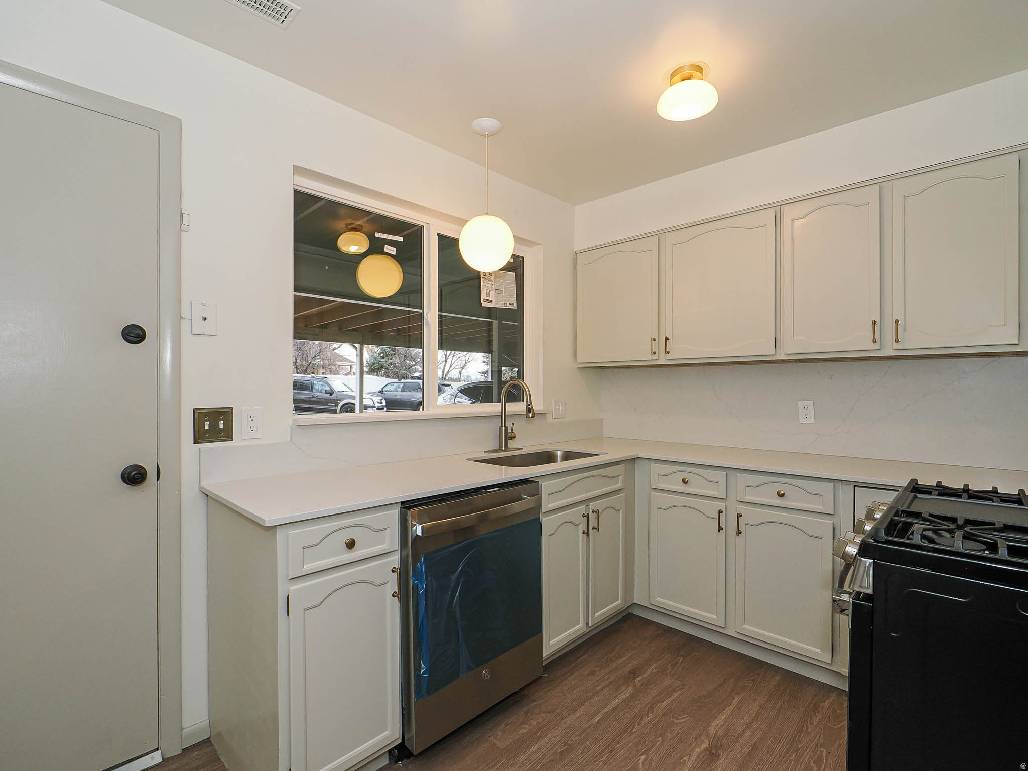 GEORGETOWN SQUARE - Residential