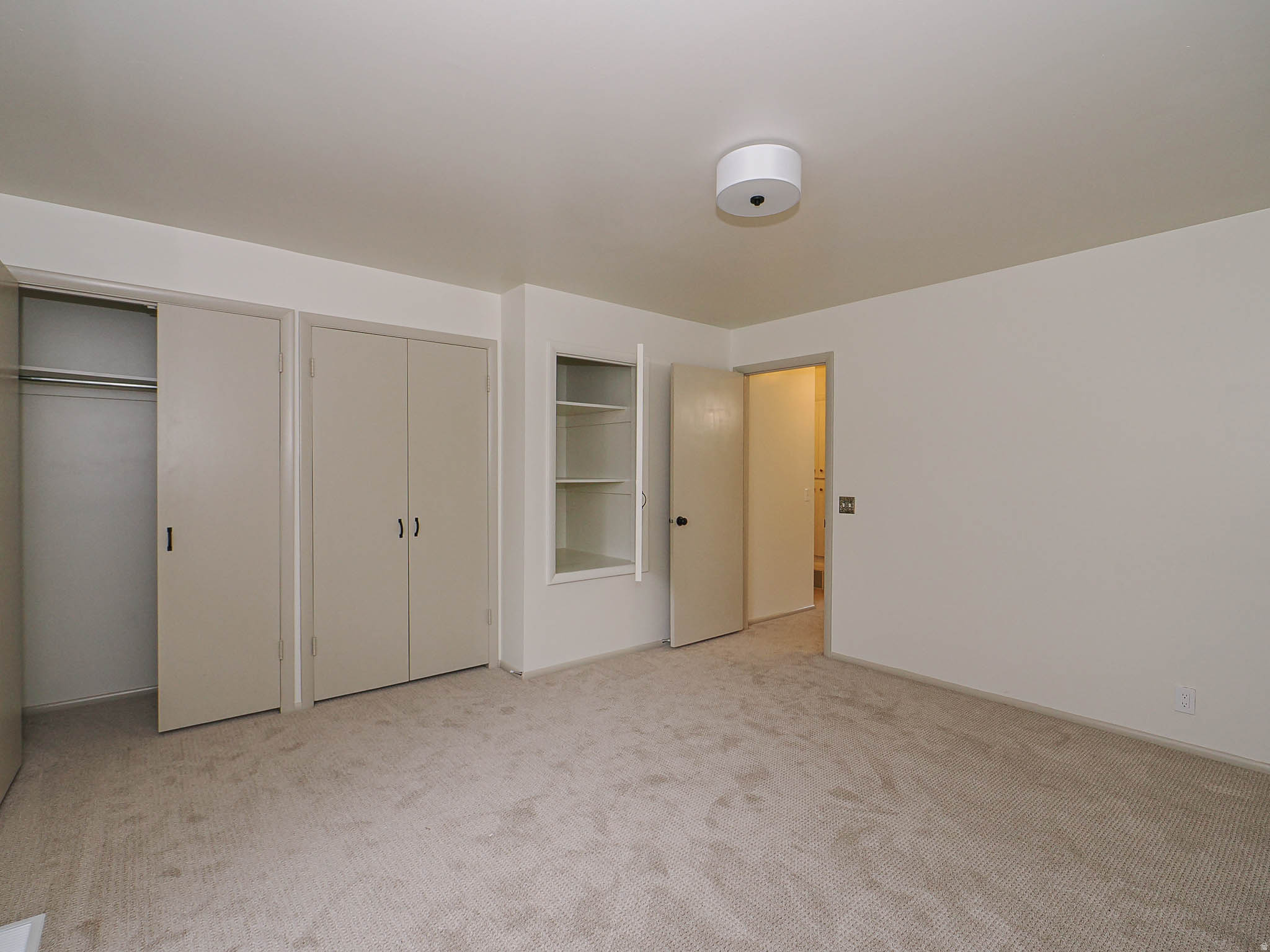 GEORGETOWN SQUARE - Residential