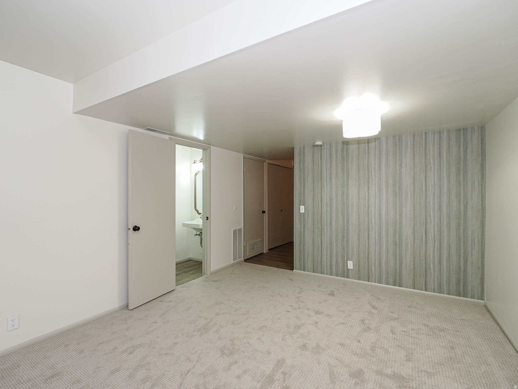 GEORGETOWN SQUARE - Residential