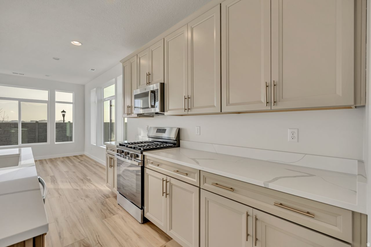 PARKVIEW AT SHORELINE - Residential