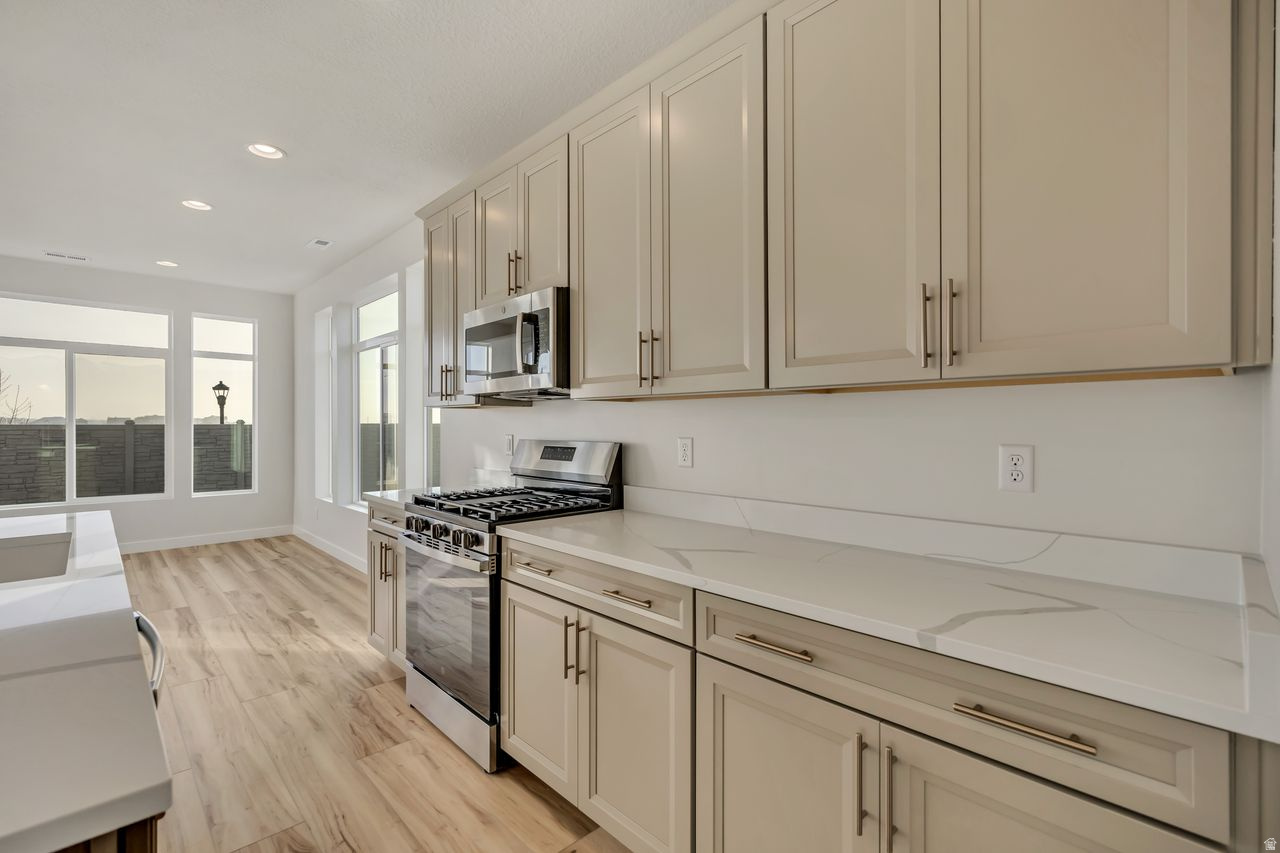 PARKVIEW AT SHORELINE - Residential