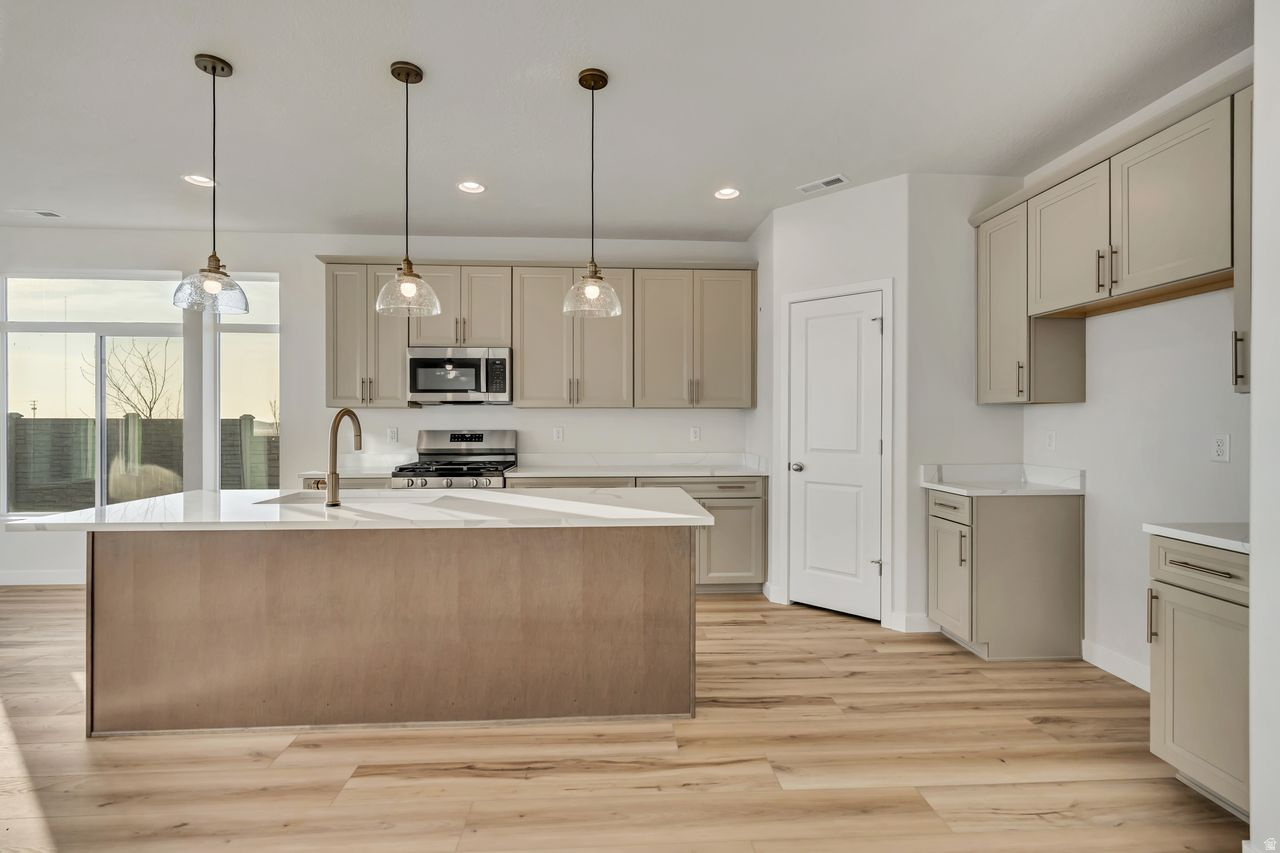 PARKVIEW AT SHORELINE - Residential