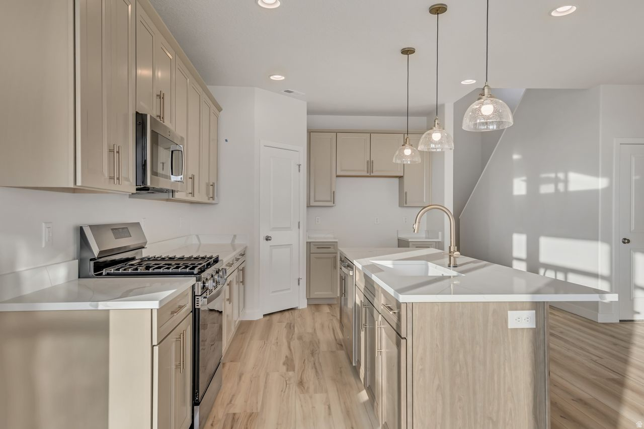 PARKVIEW AT SHORELINE - Residential