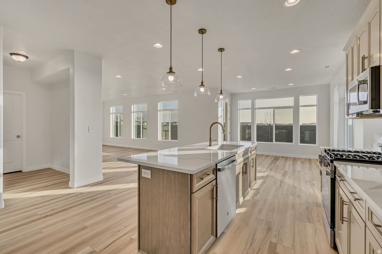 PARKVIEW AT SHORELINE - Residential