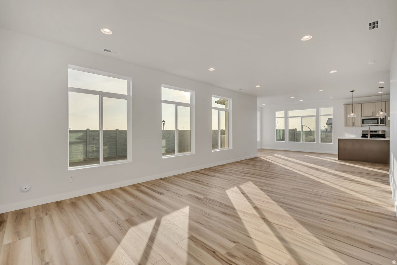 PARKVIEW AT SHORELINE - Residential