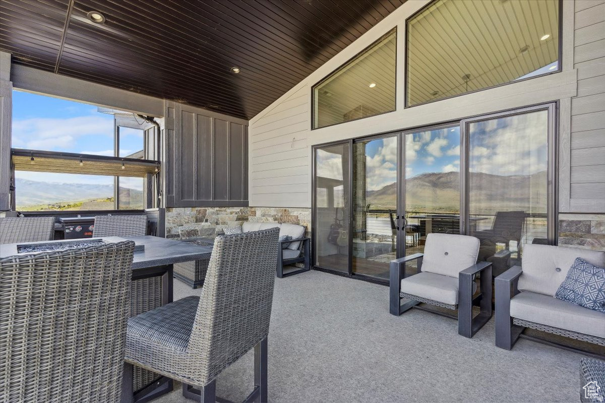 CHALETS AT SKI LAKE - Residential