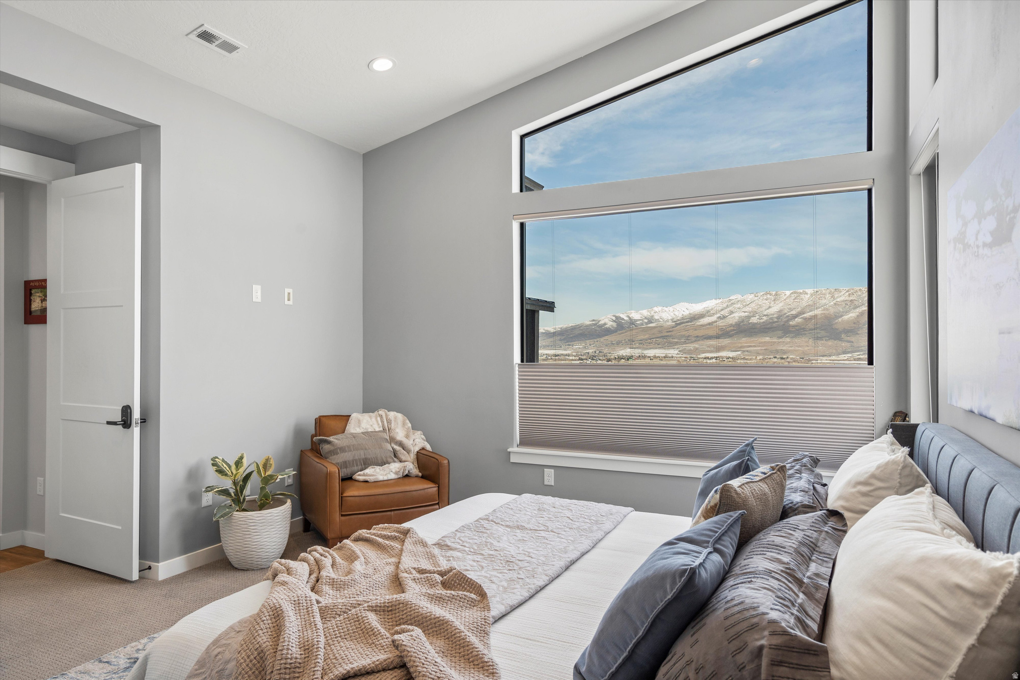 CHALETS AT SKI LAKE - Residential