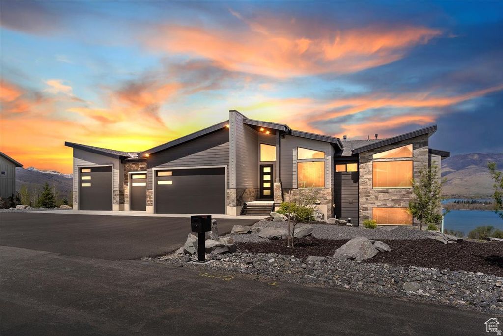 Photo of 6260 E HAWKS LN, Huntsville, UT 84317 (MLS # 2136800)