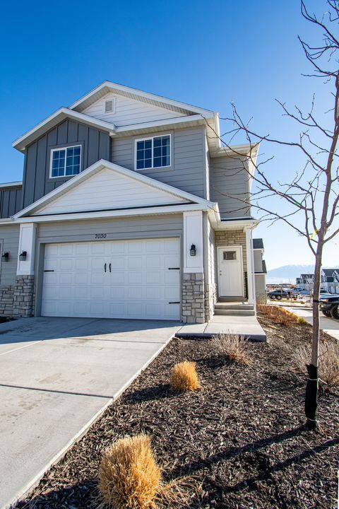 Photo of 7030 N GOLDEN ACRES LOOP, Eagle Mountain, UT 84005 (MLS # 2133913)