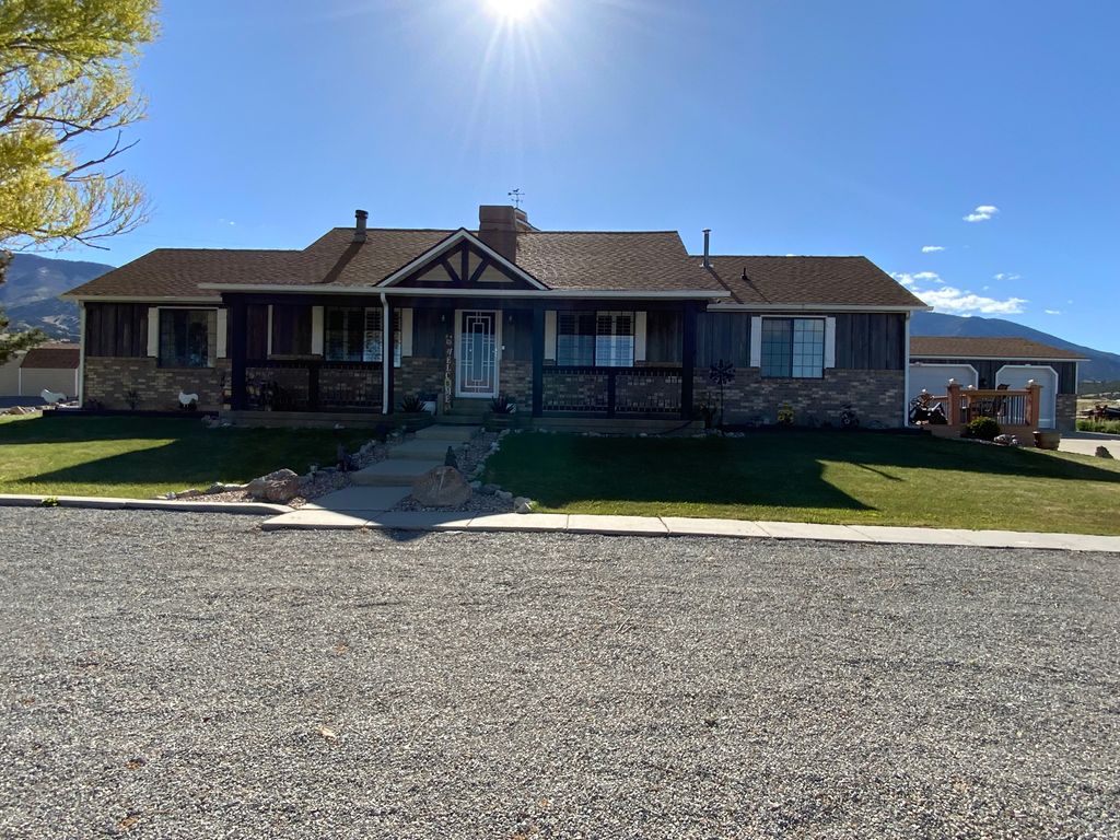 Photo of 1061 S COPPER RD E, Stockton, UT 84071 (MLS # 2160293)