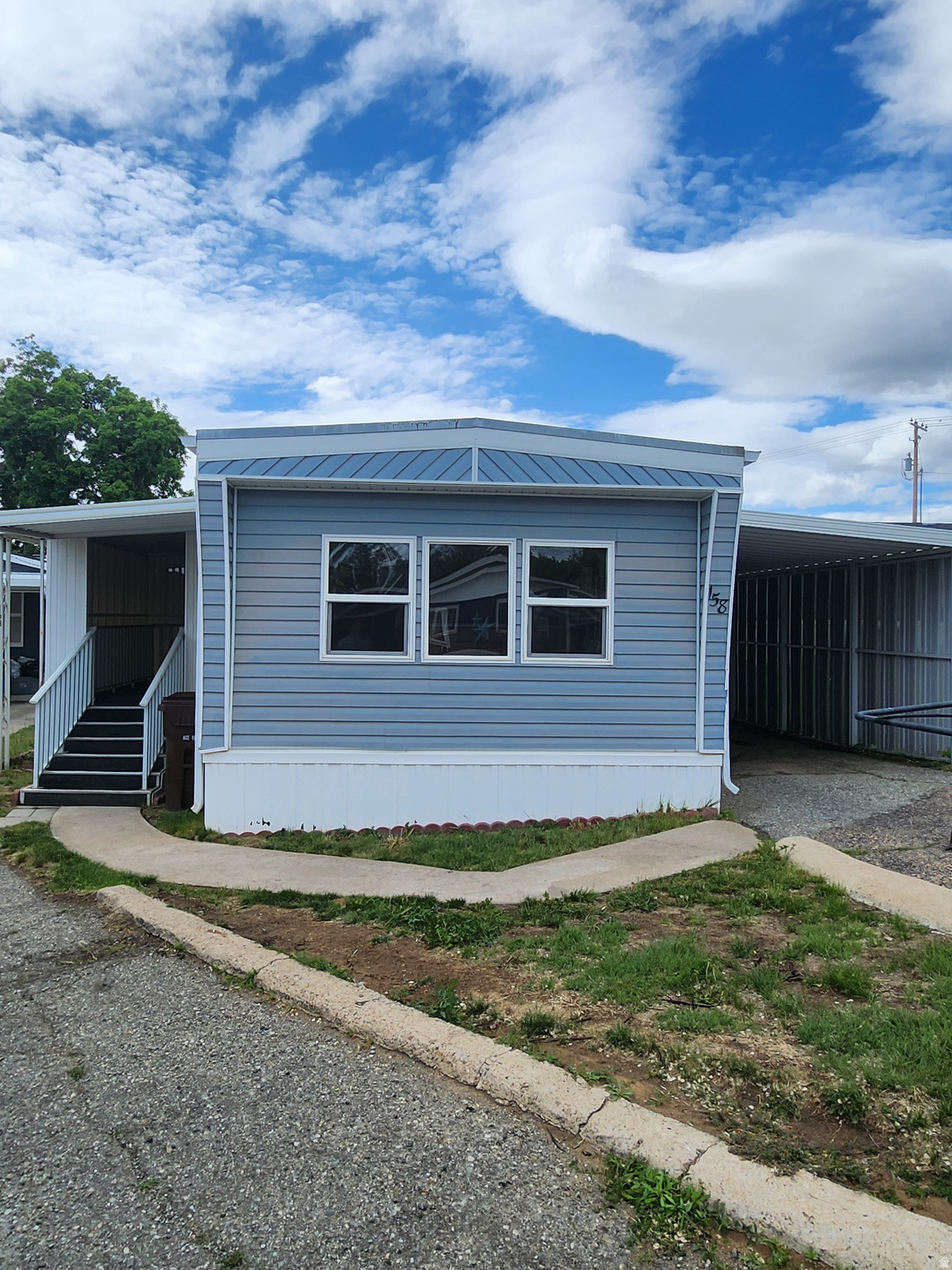 ROLLING HILLS - Residential
