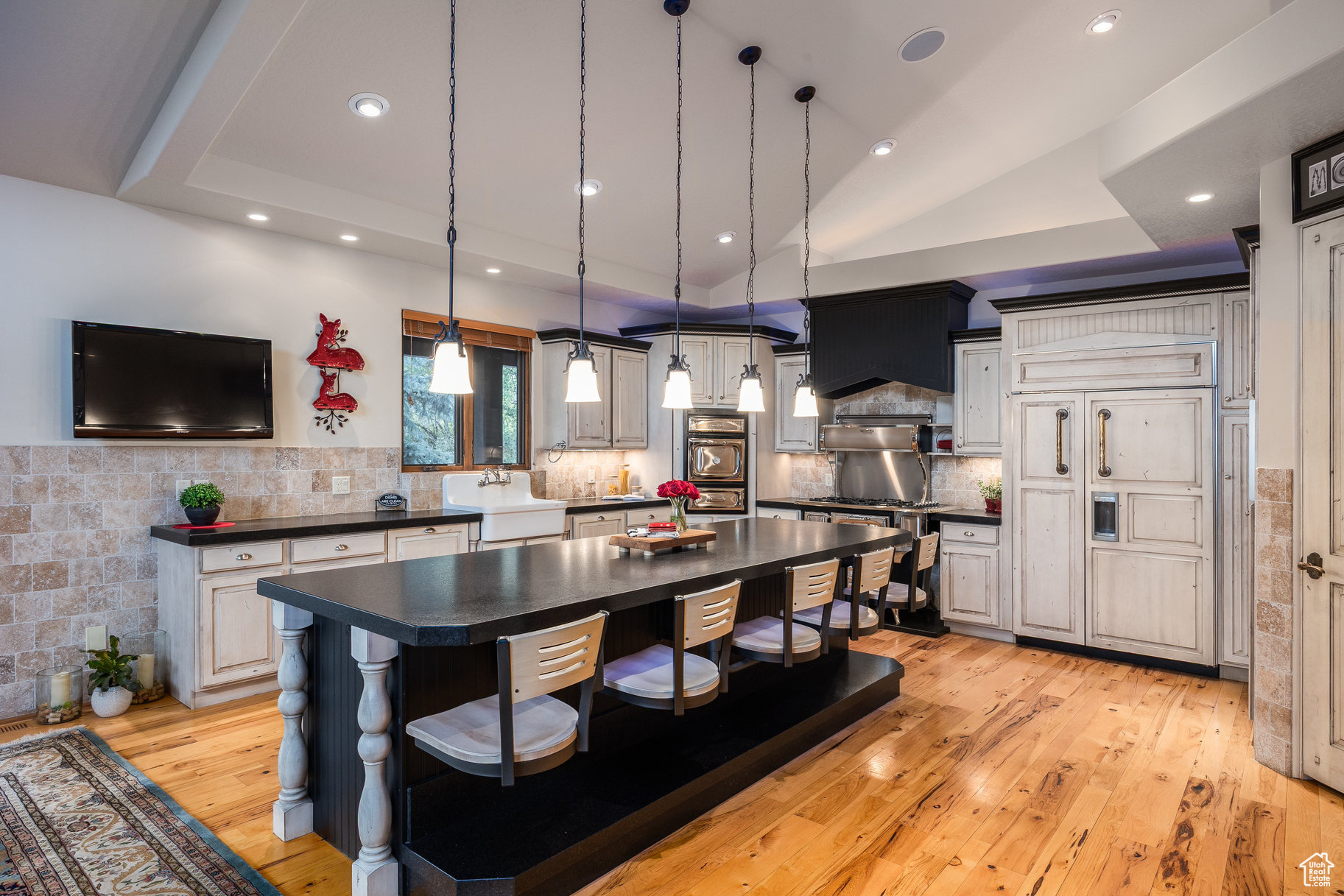 BRIDGE HOLLOW - Residential