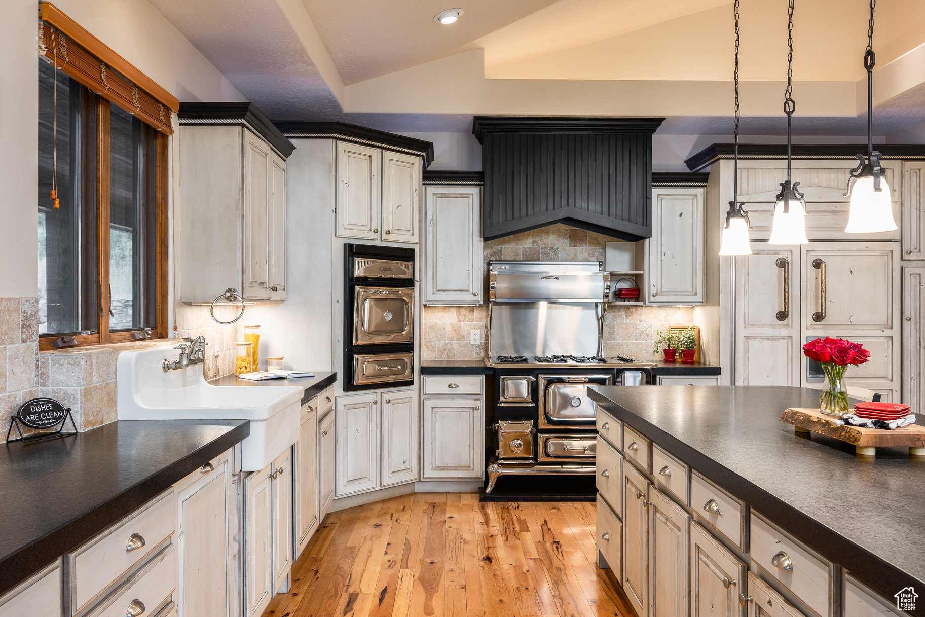 BRIDGE HOLLOW - Residential