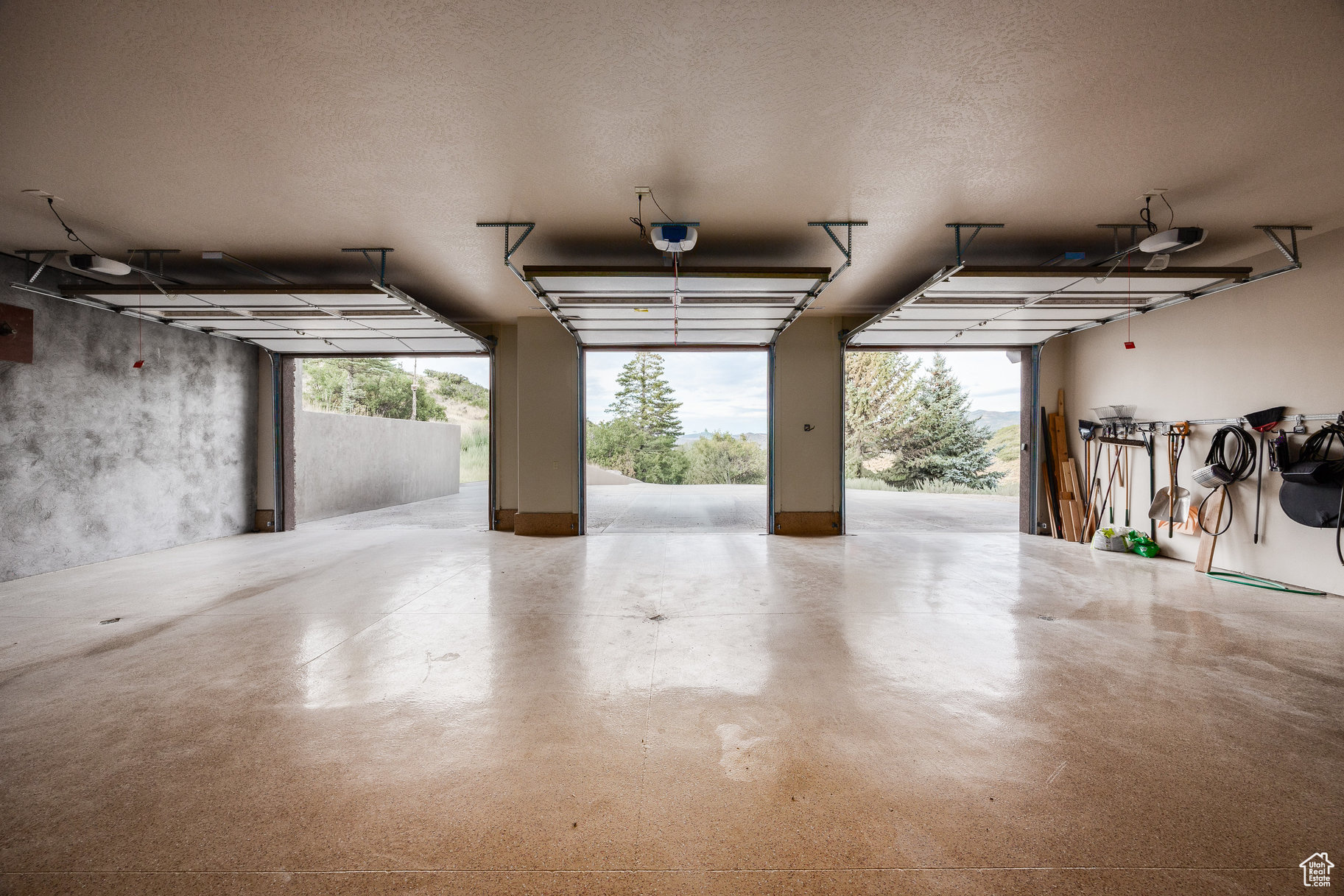 BRIDGE HOLLOW - Residential