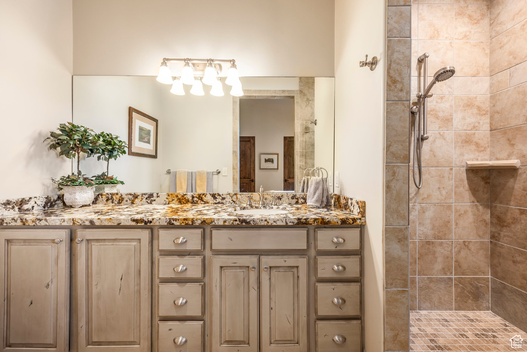 BRIDGE HOLLOW - Residential