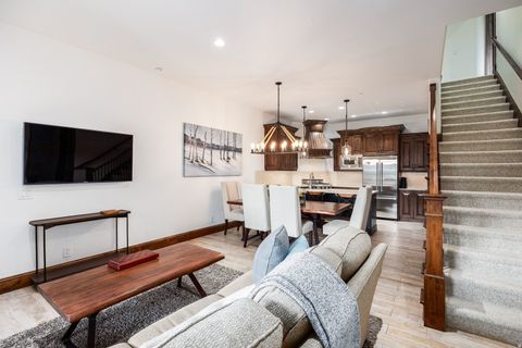 Townhouse For Sale - 4338 Willow Draw Rd #1103<br/> Summit County, Park City, UT 84098