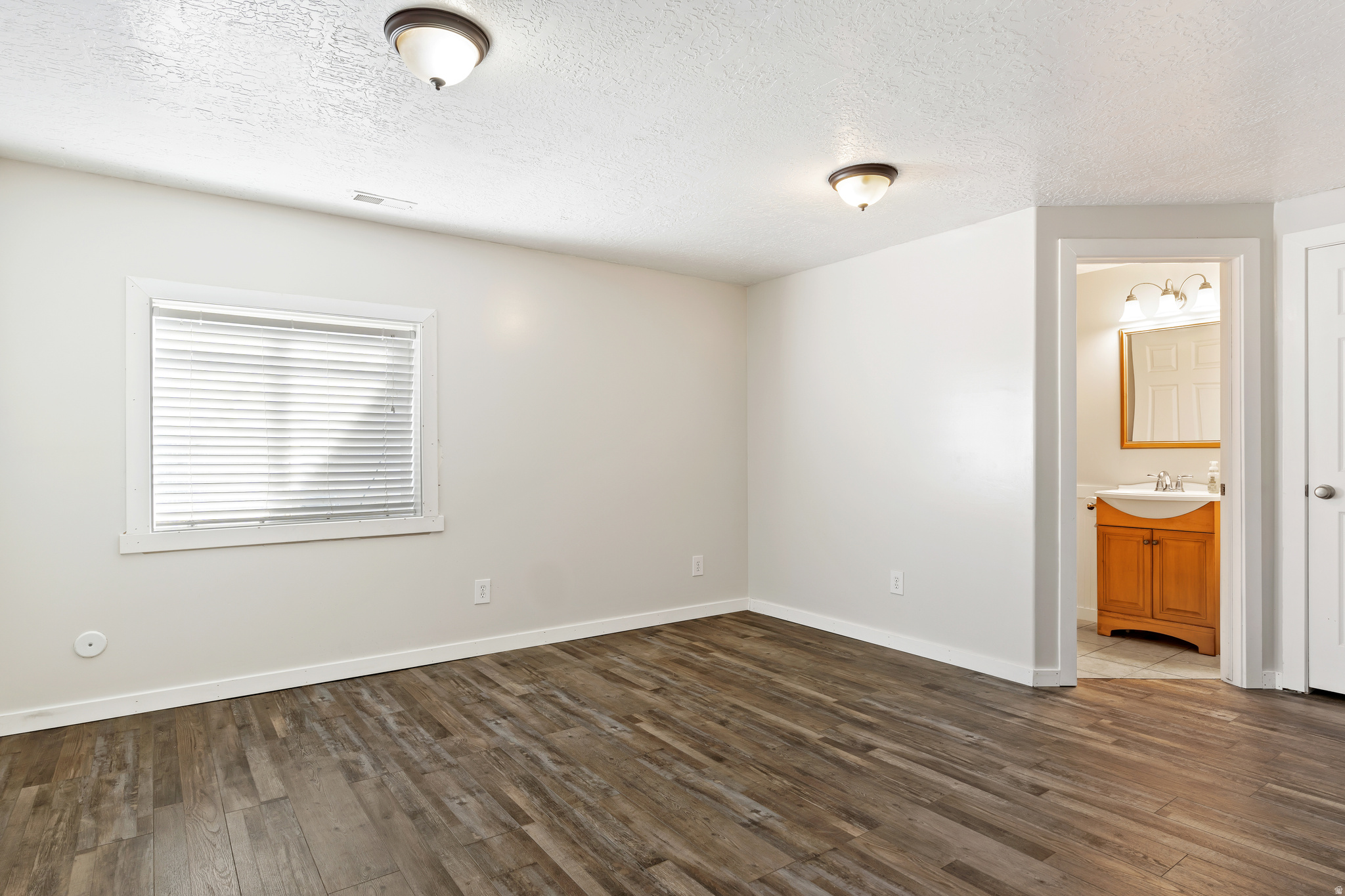 SNOWBERRY - Residential