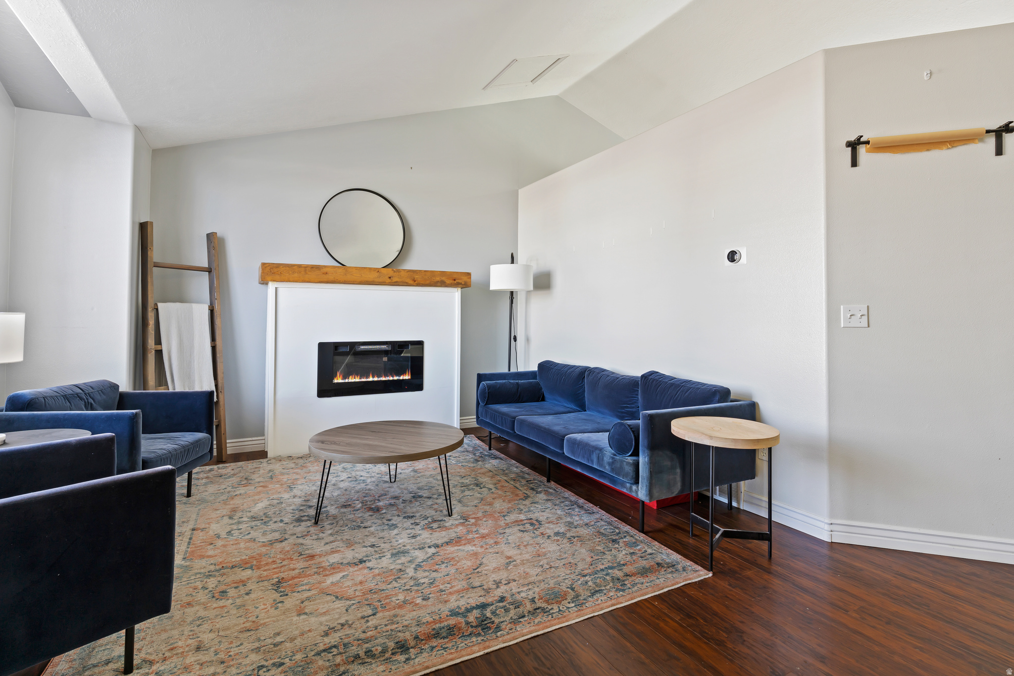 SNOWBERRY - Residential