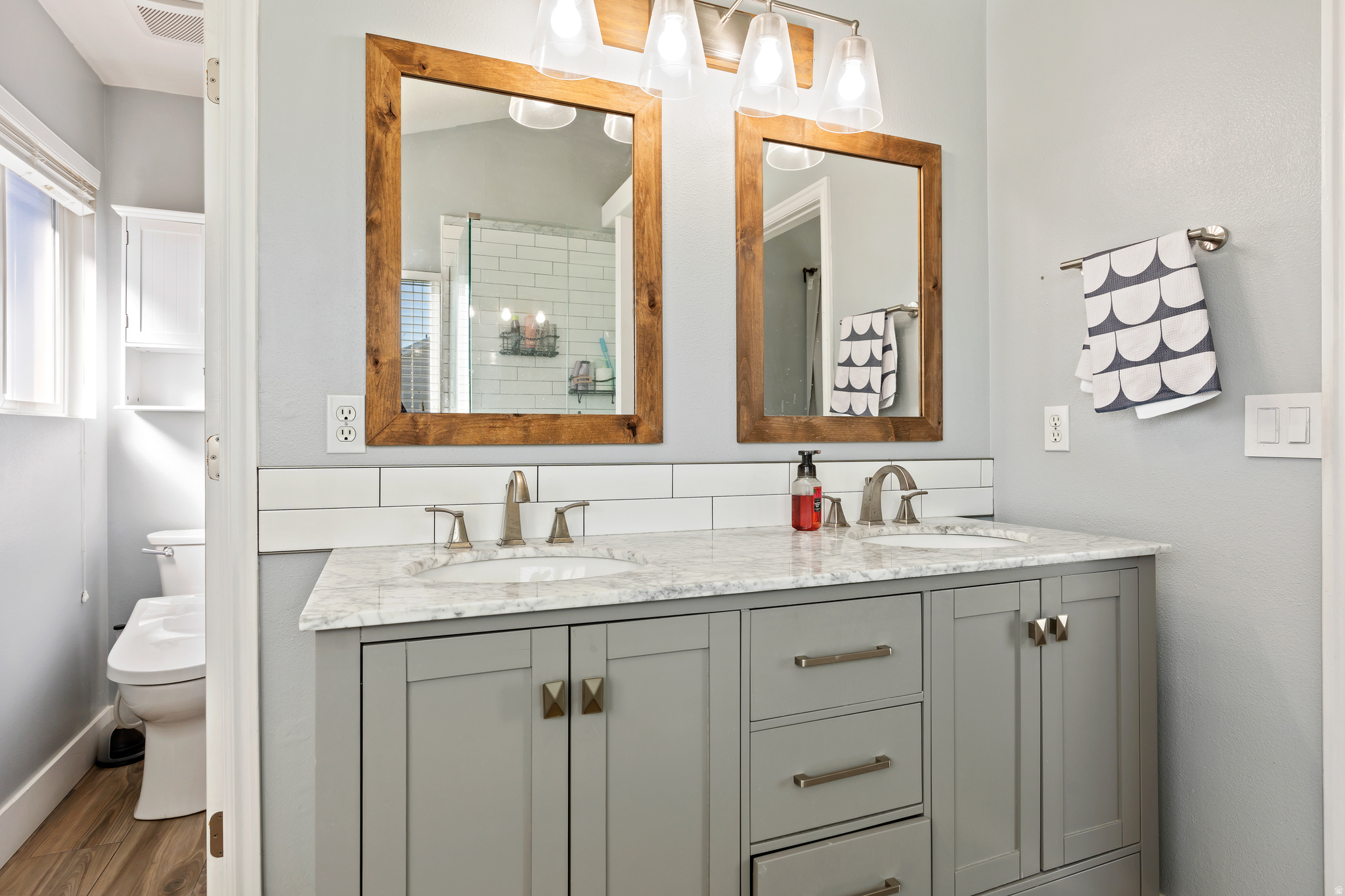 SNOWBERRY - Residential