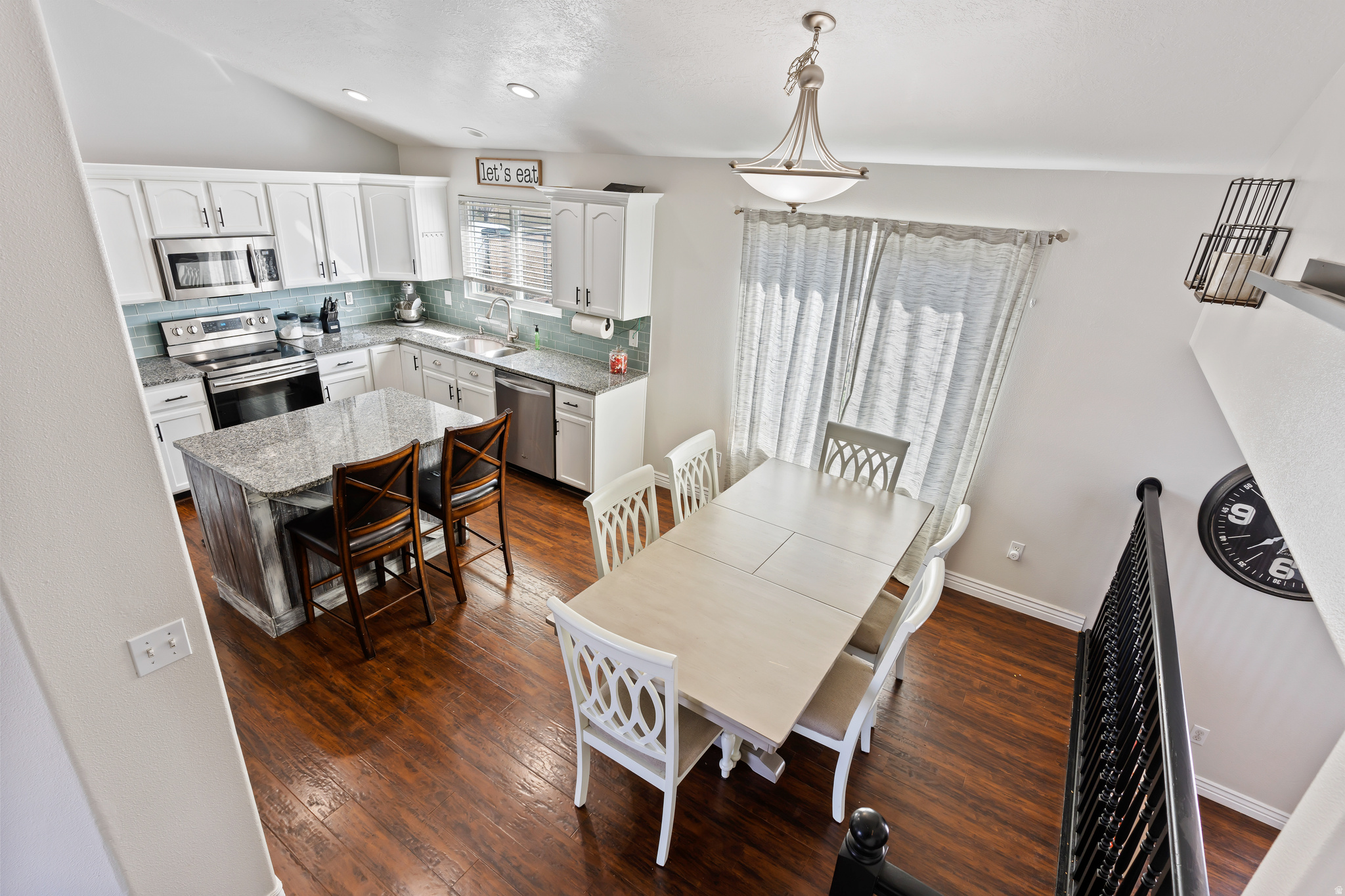 SNOWBERRY - Residential