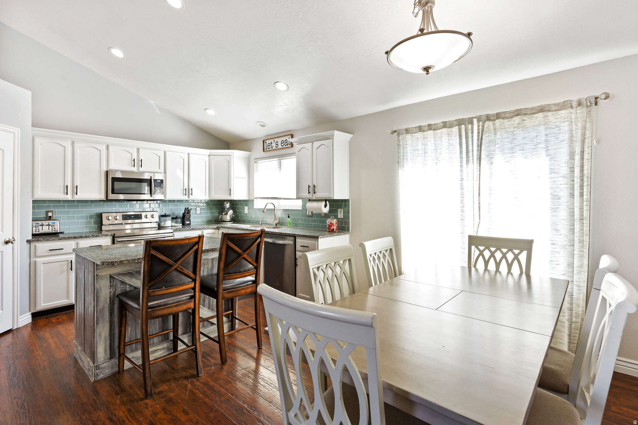 SNOWBERRY - Residential