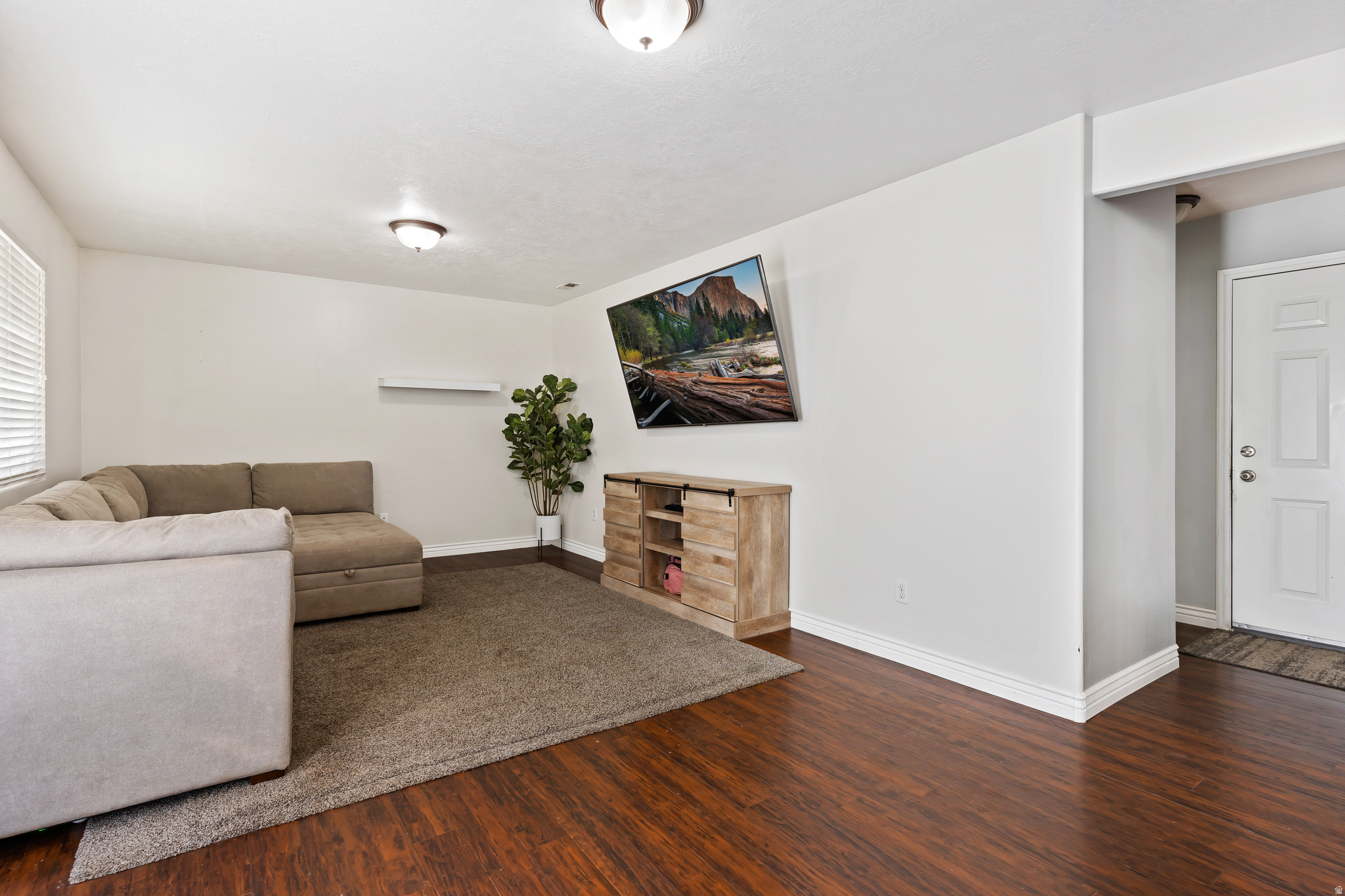 SNOWBERRY - Residential