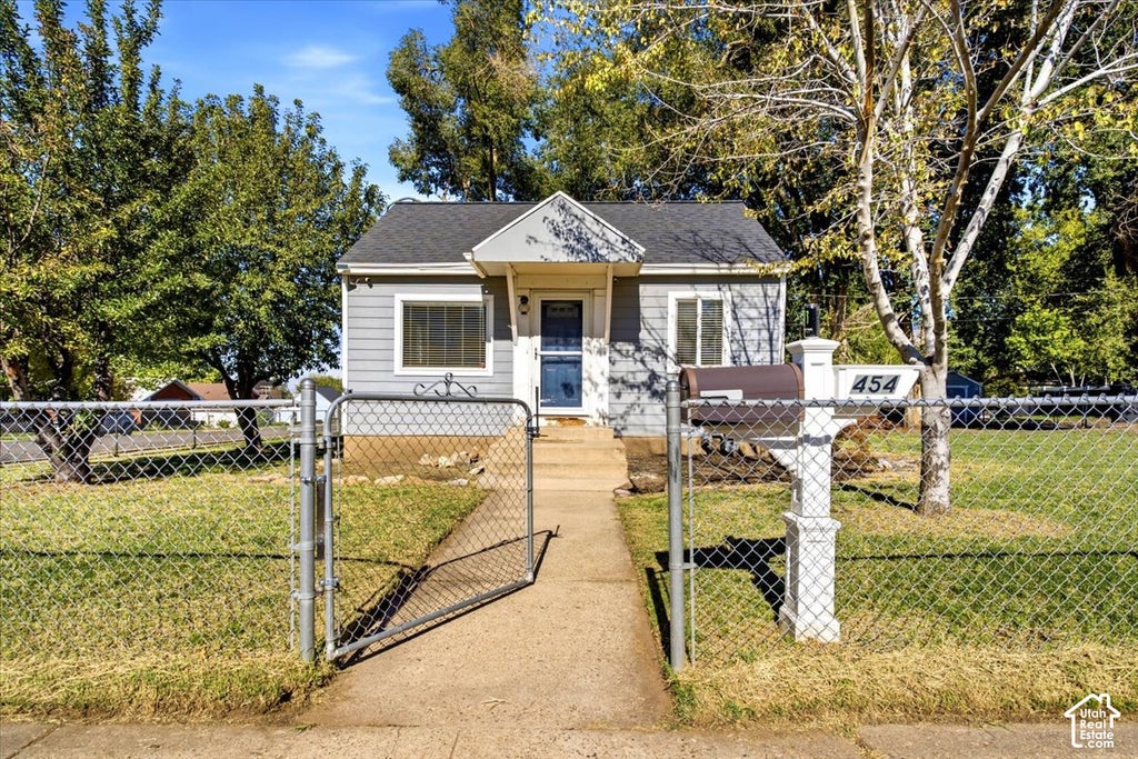 Photo of 454 E 37TH ST S, South Ogden, UT 84403 (MLS # 2192188)