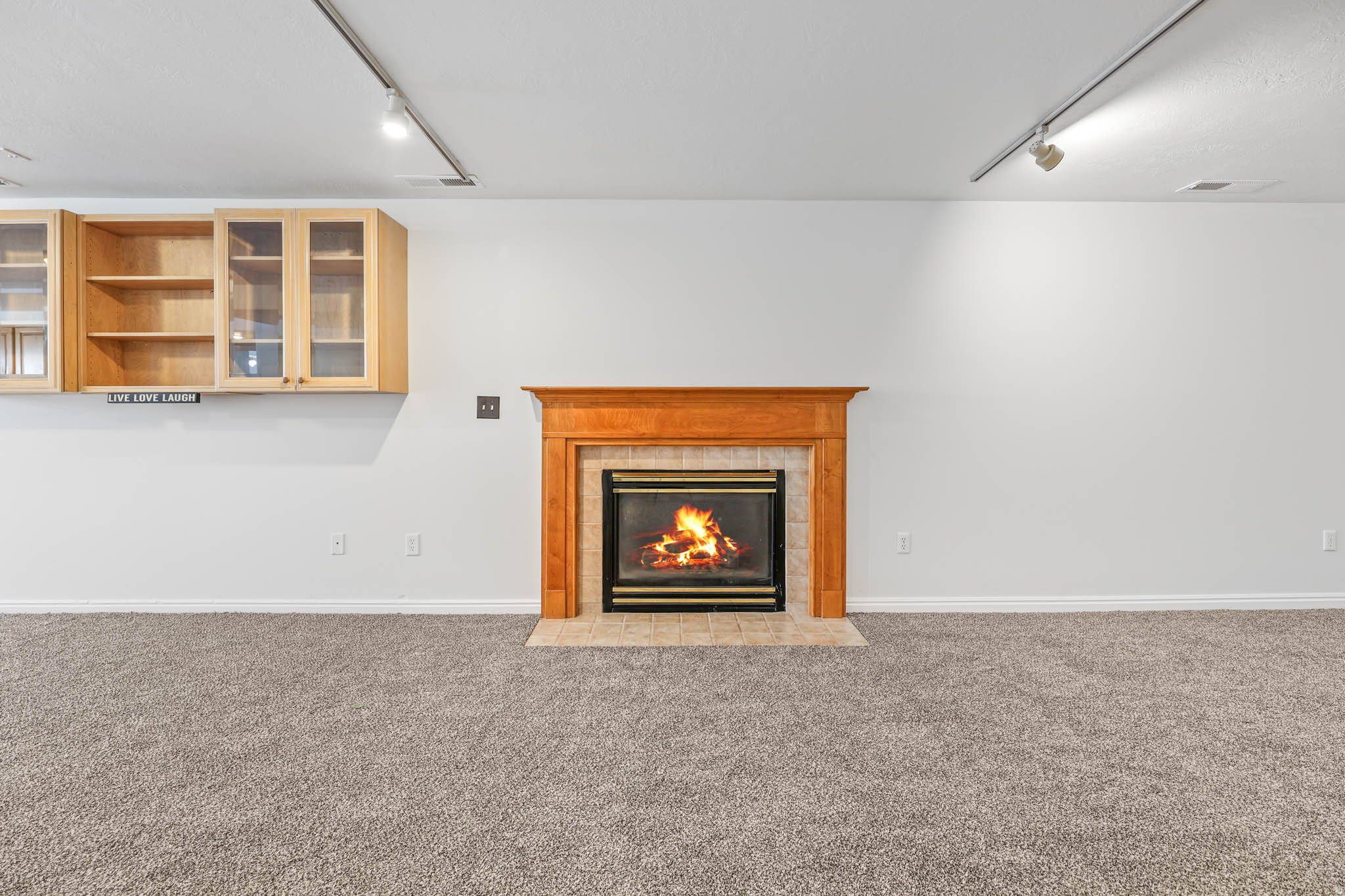 RIVER HILLS - Residential