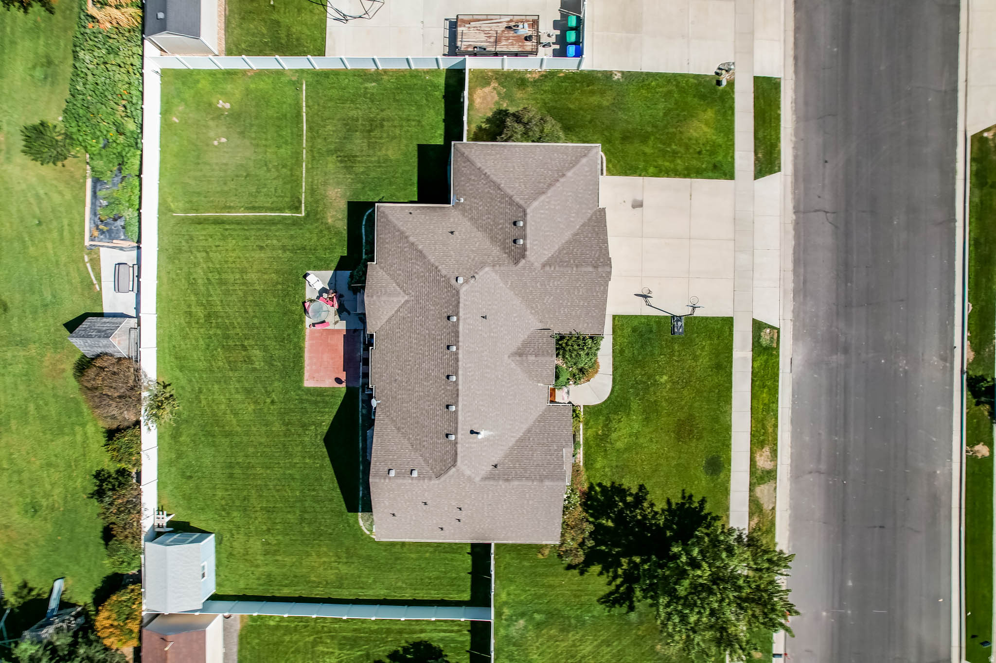 RIVER HILLS - Residential