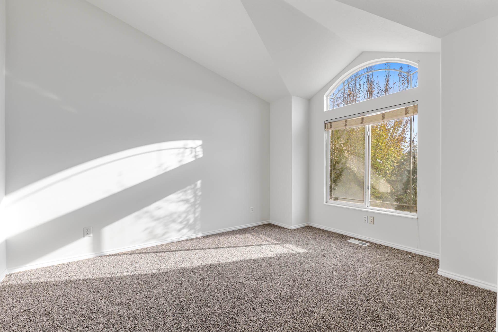 RIVER HILLS - Residential