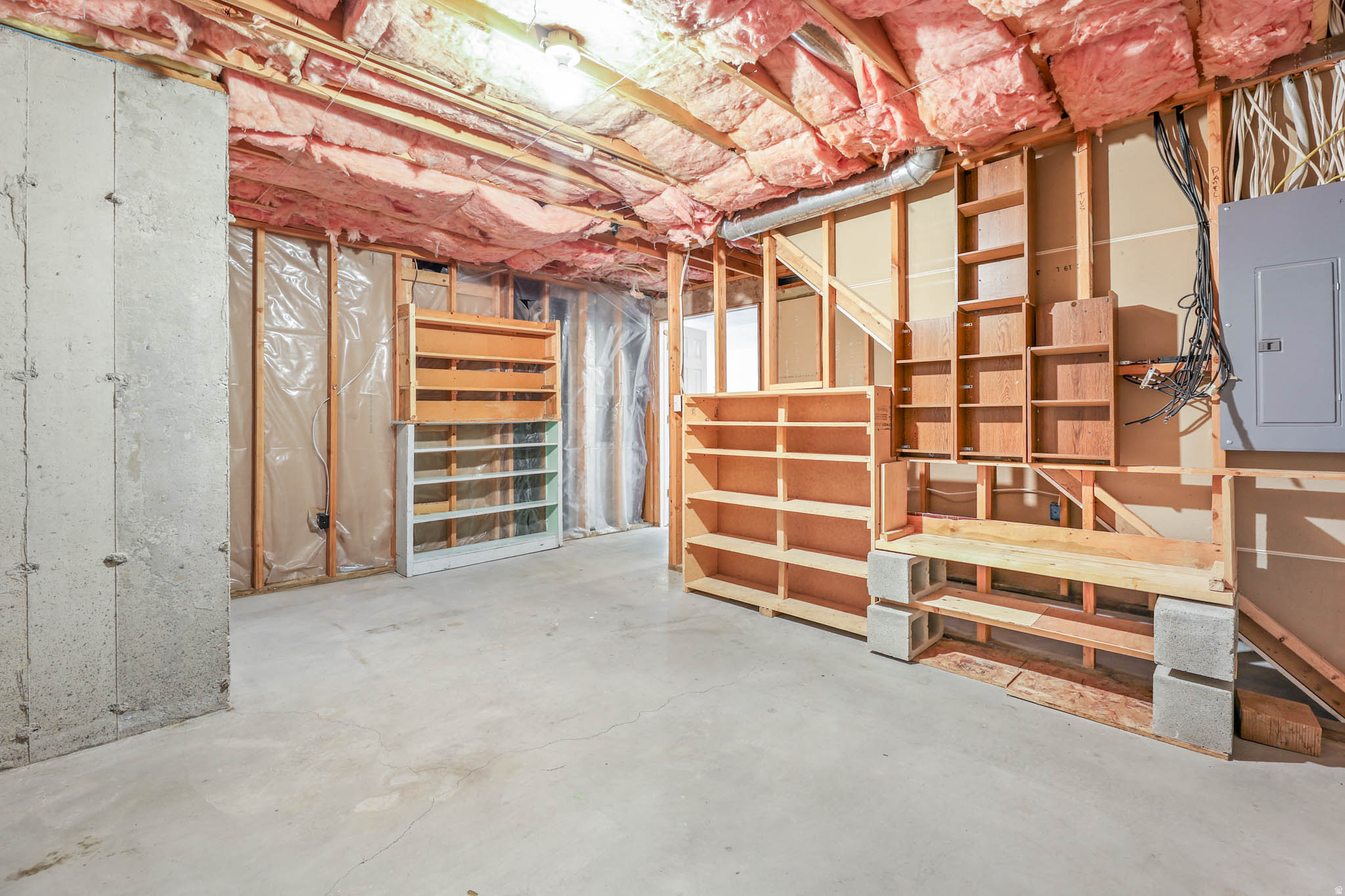 RIVER HILLS - Residential