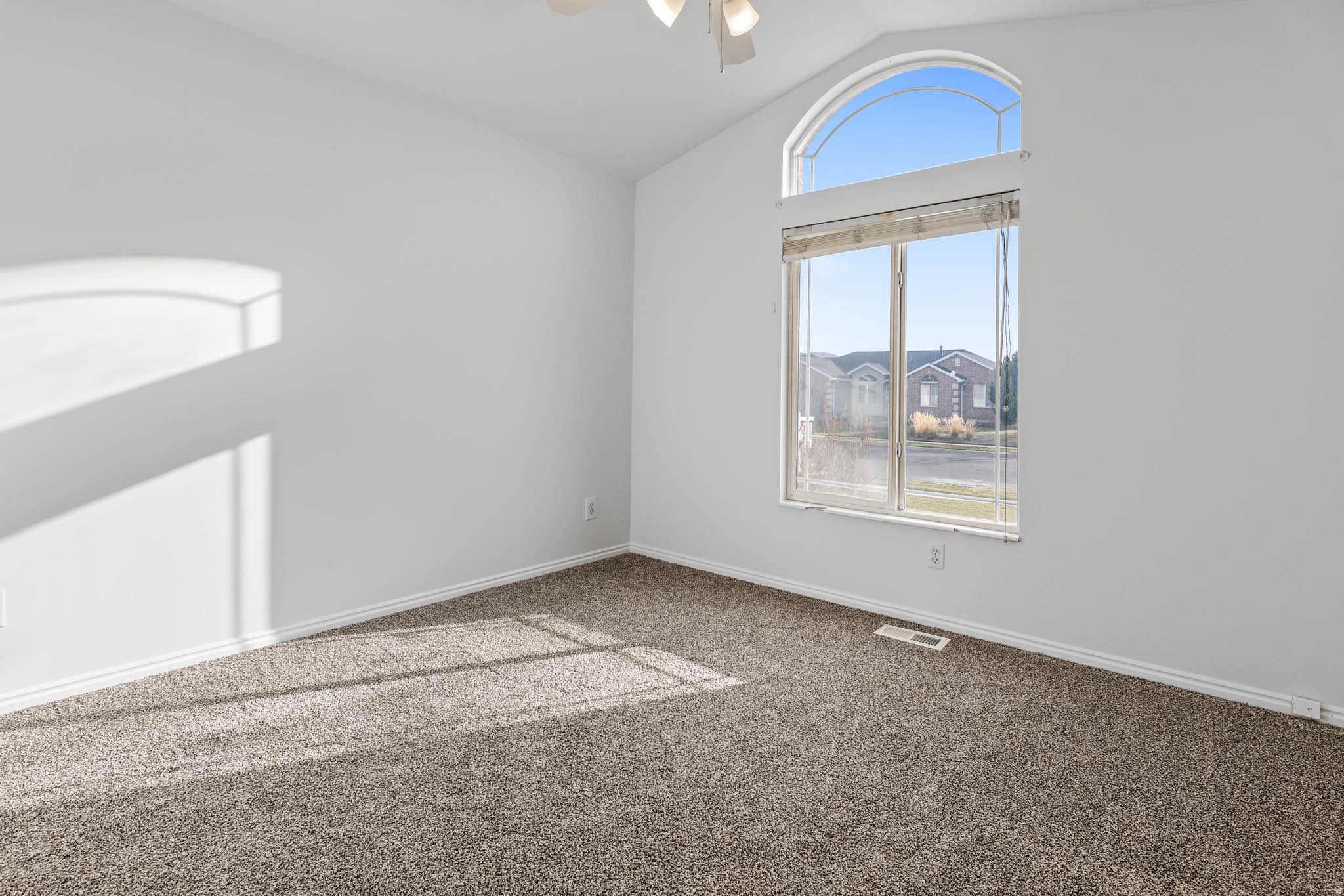 RIVER HILLS - Residential