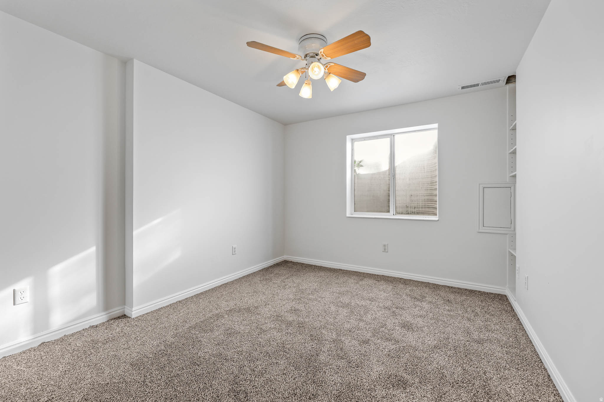 RIVER HILLS - Residential