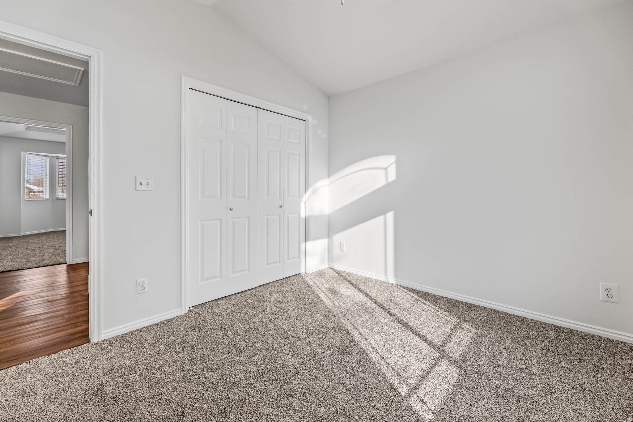 RIVER HILLS - Residential