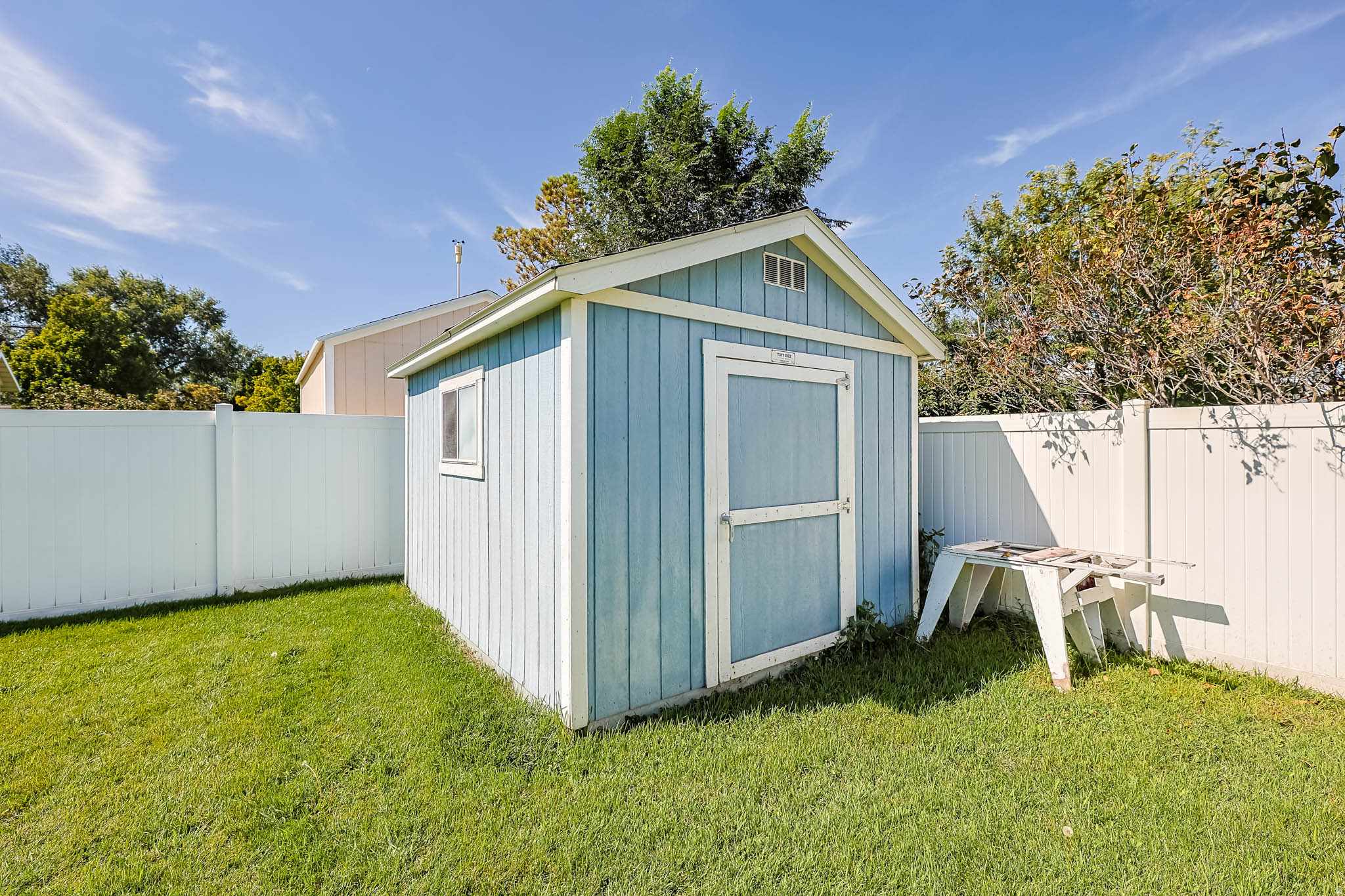 RIVER HILLS - Residential